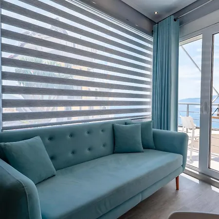 Crown * Sarandë