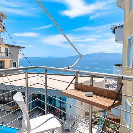 Crown Sarandë